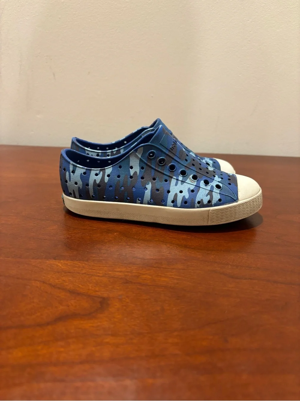 Native lightweight slip